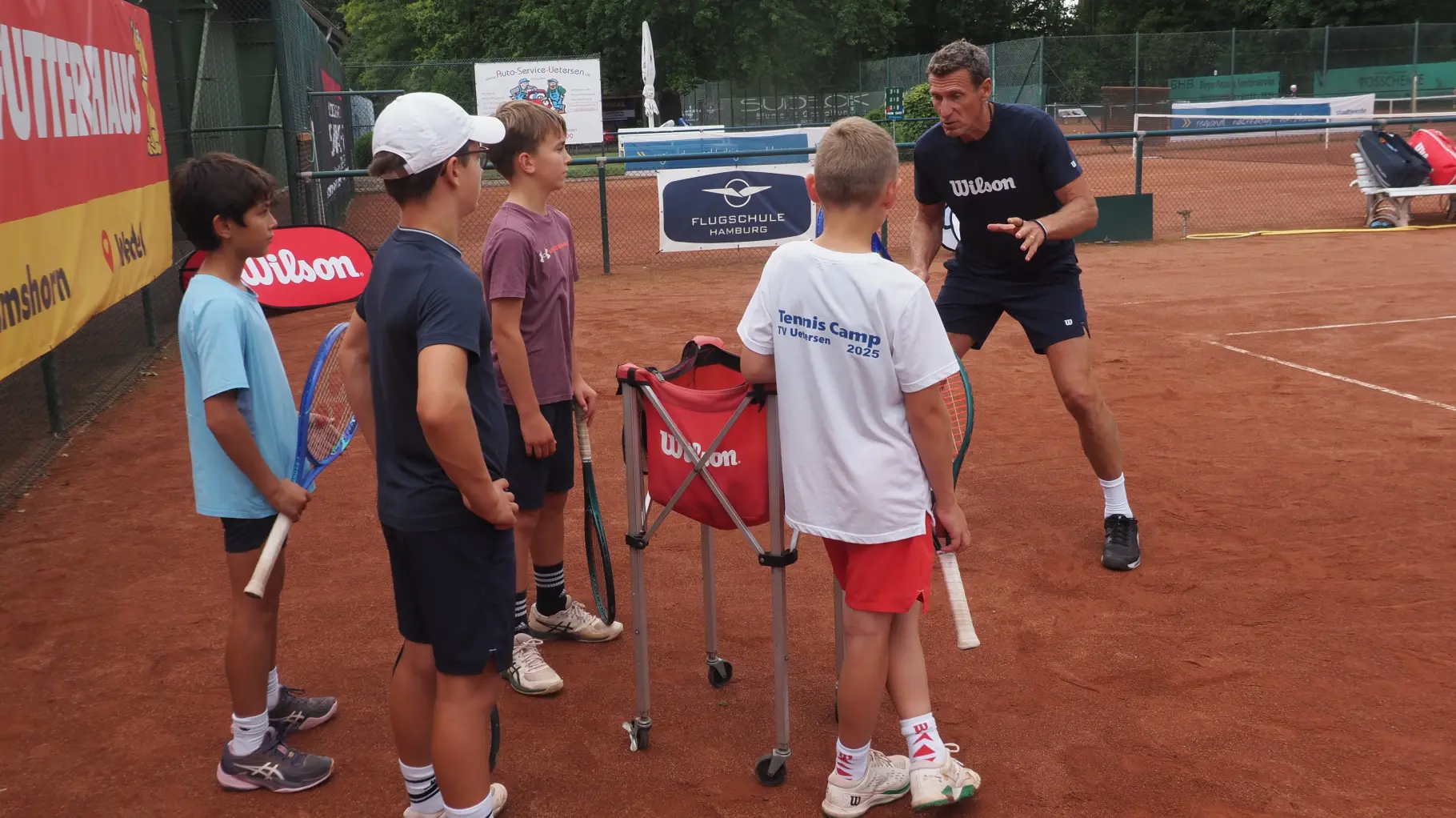 Ehemaliger Davis-Cup-Sieger Patrik Kühnen zu Gast beim Tennisnachwuchs in Uetersen